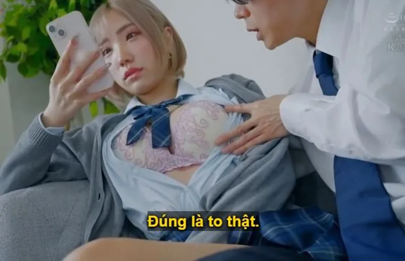 Cô nữ sinh tính tình lạnh tanh chỉ đòi tiền, anh muốn hành động gì với em cũng được.